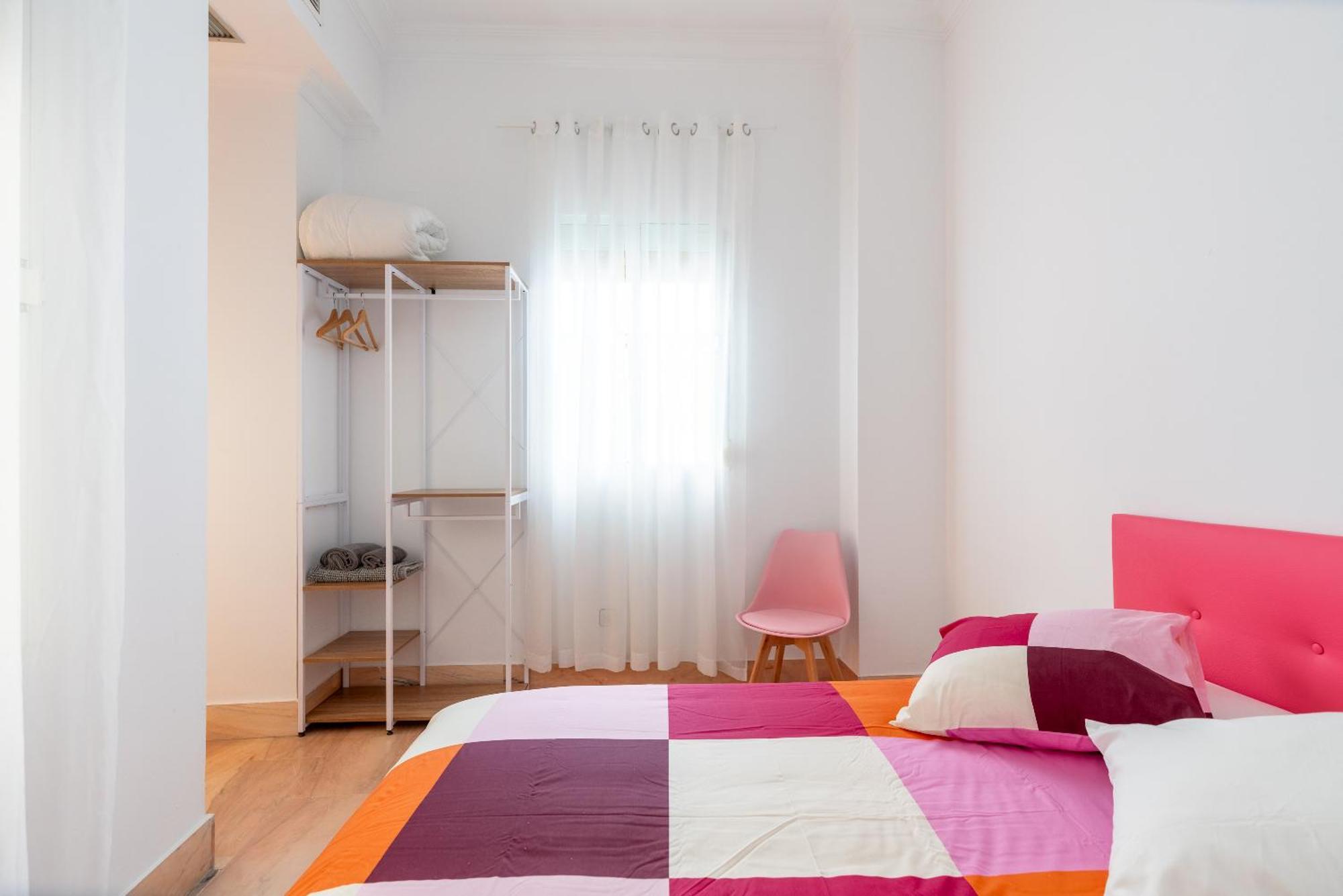 Banana Gay House - Only Men Hotel Seville Exterior photo